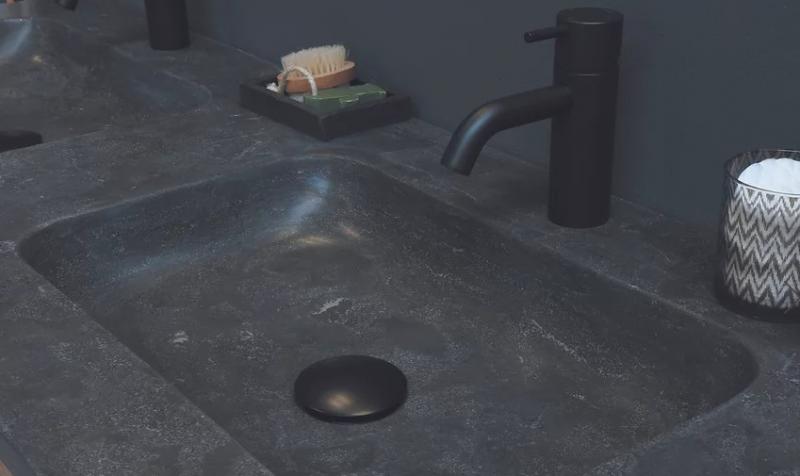 Sanibell Basicline m&oslash;bels&aelig;t 60 m/integrerede greb og stenvask - Whiskey eg