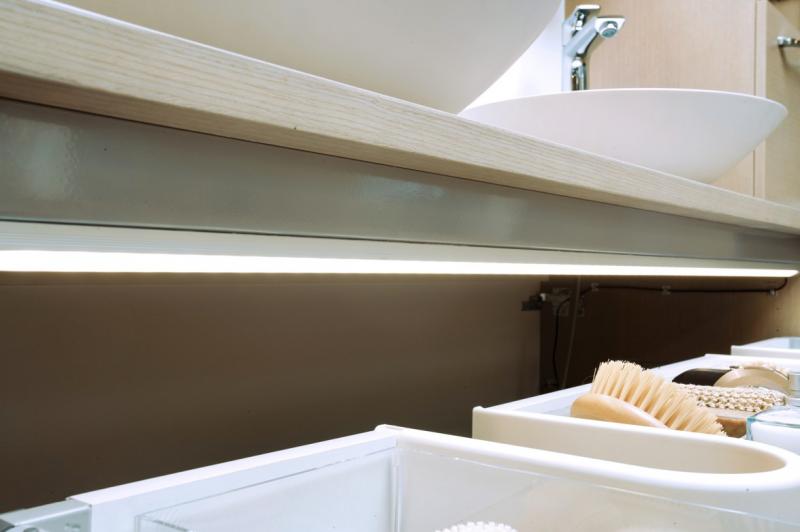 Str&oslash;mberg LED-belysning til skuffer - 800mm