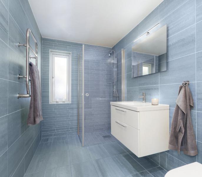 Eglo Pandella LED v&aelig;glampe til bad - 78 cm