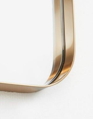 Cass&oslash;e spejl m/b&oslash;rstet messing ramme - 60x80 cm - Vendbart