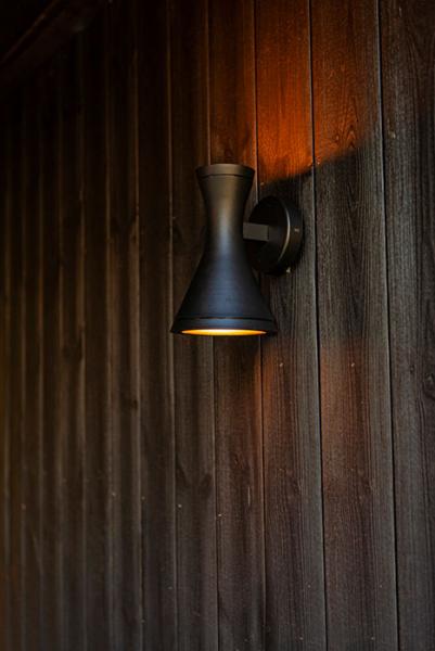 Lutec Architectural Brund udend&oslash;rslampe til v&aelig;g