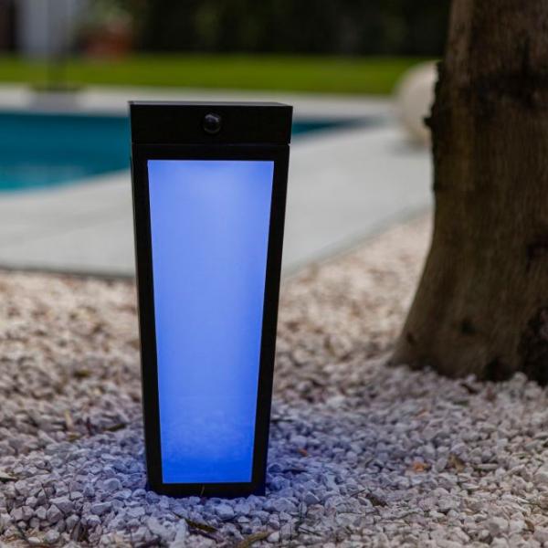 Lutec Dias Solar udend&oslash;rslampe m/frostet glas, sensor og jordspyd - Sort